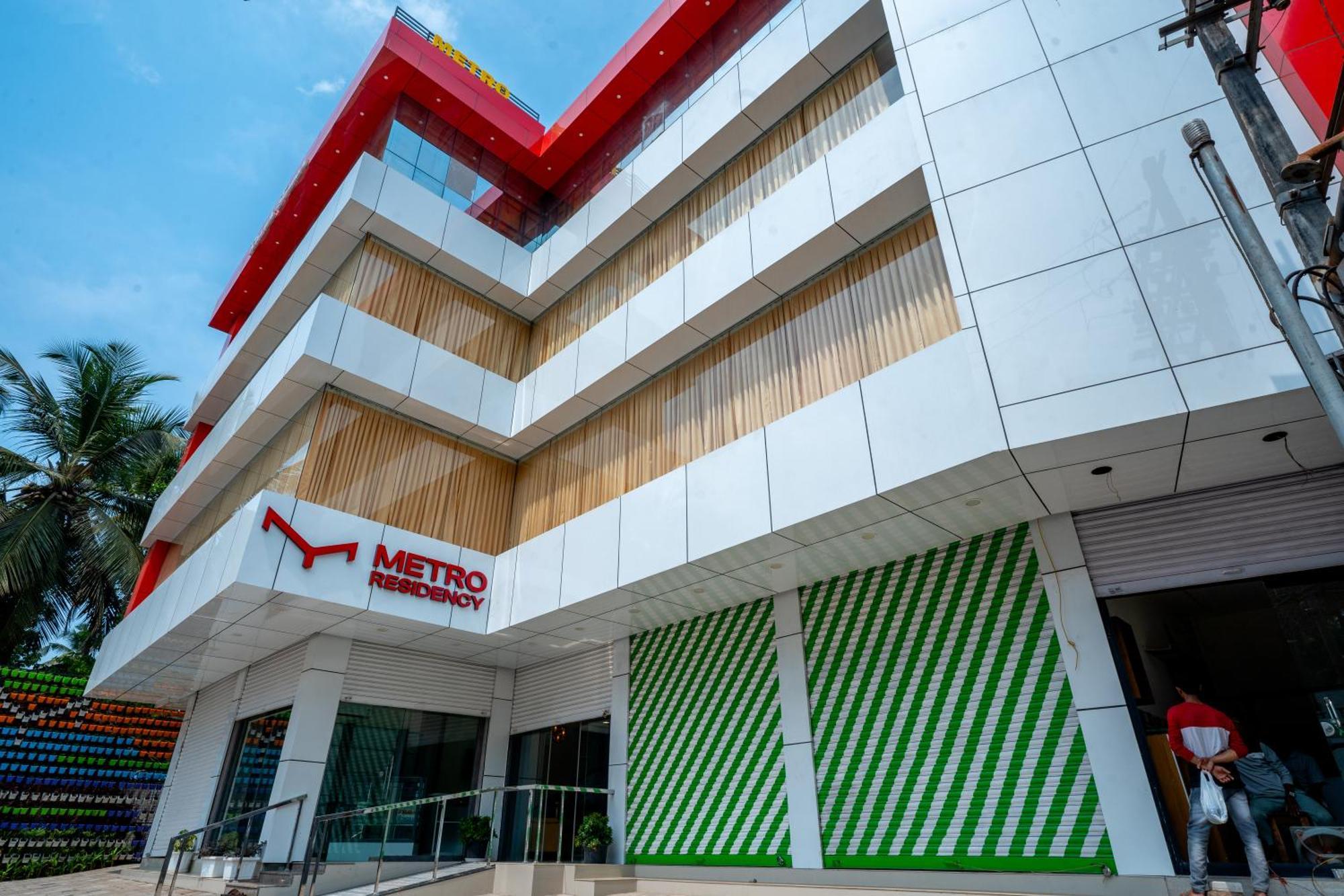 Отель Metro Residency Tirur Экстерьер фото